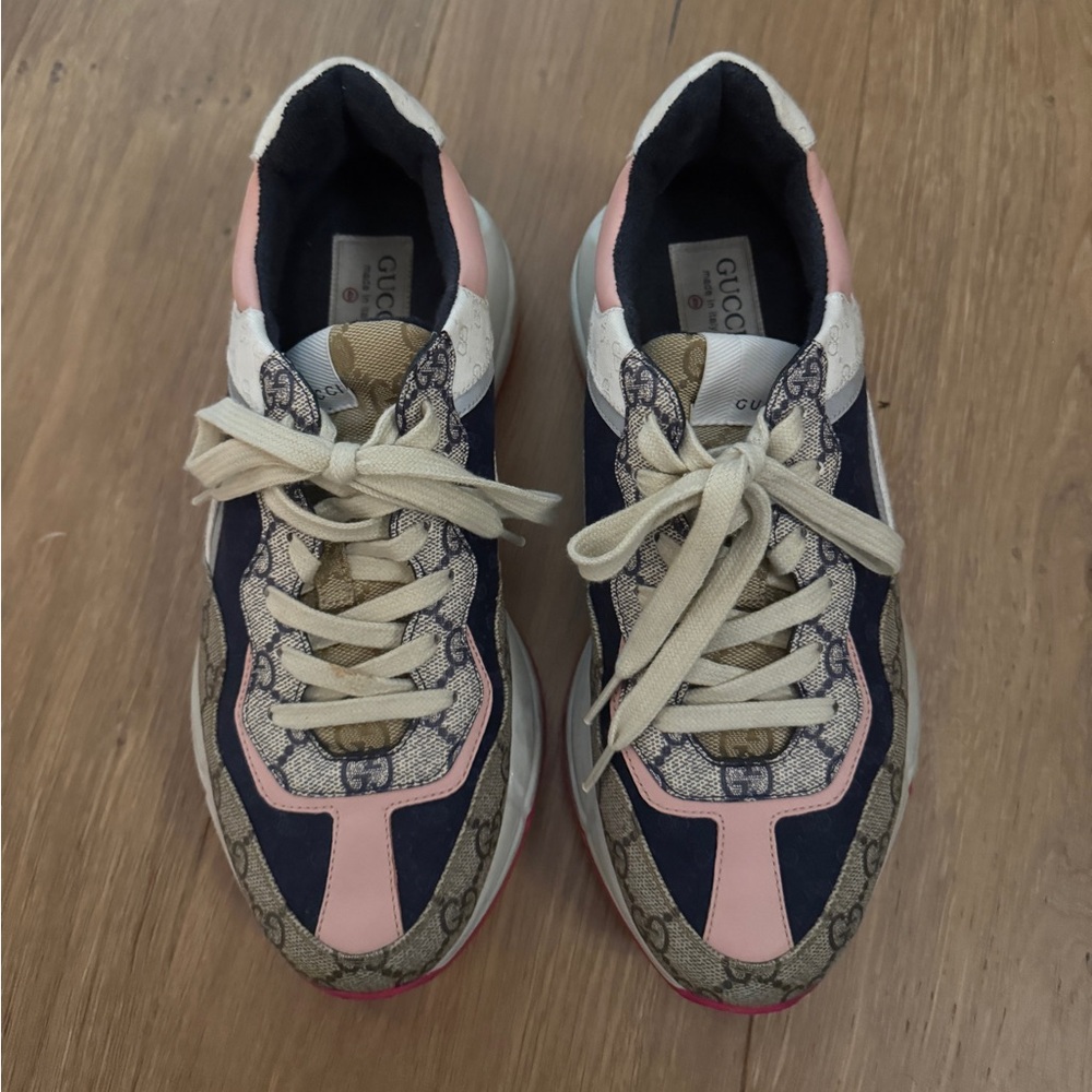 Authentic Gucci Rhyton low-top sneakers Size 40.5 - Picture 5 of 11